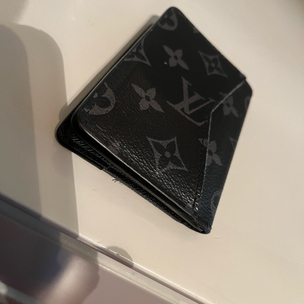 LV CARD HOLDER